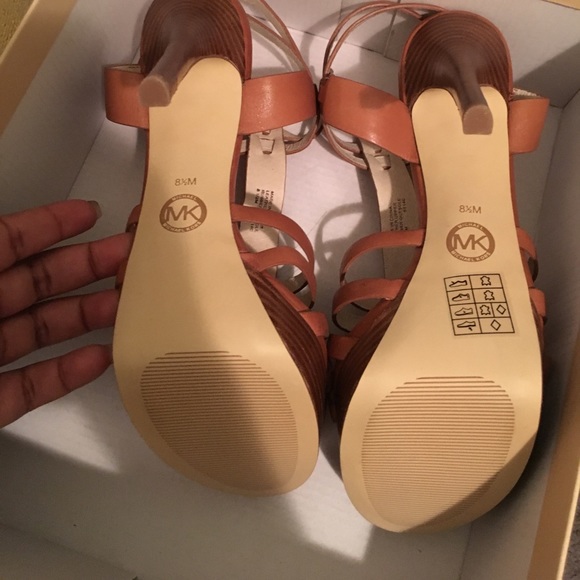 Micheal Kors Sandals. - Picture 5 of 5