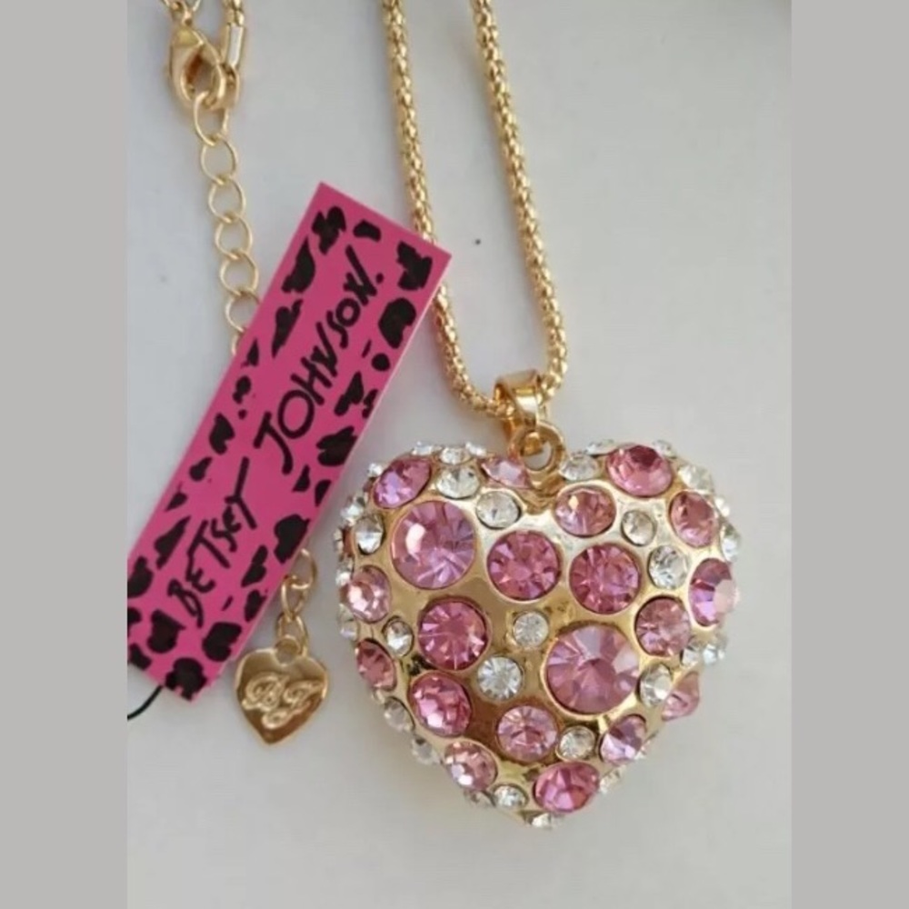 BETSEY JOHNSON PINK RHINESTONE HEART NECKLACE!💖