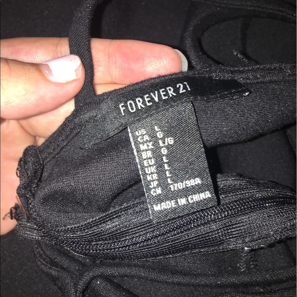 Black Forever 21 simple black dress. Large. - Picture 2 of 2