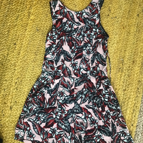 Cute floral romper! - Picture 3 of 3