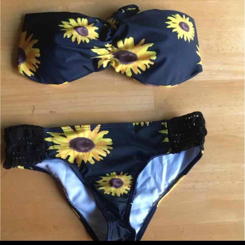 🔴Sold🔴 Brand new sun flower bikini