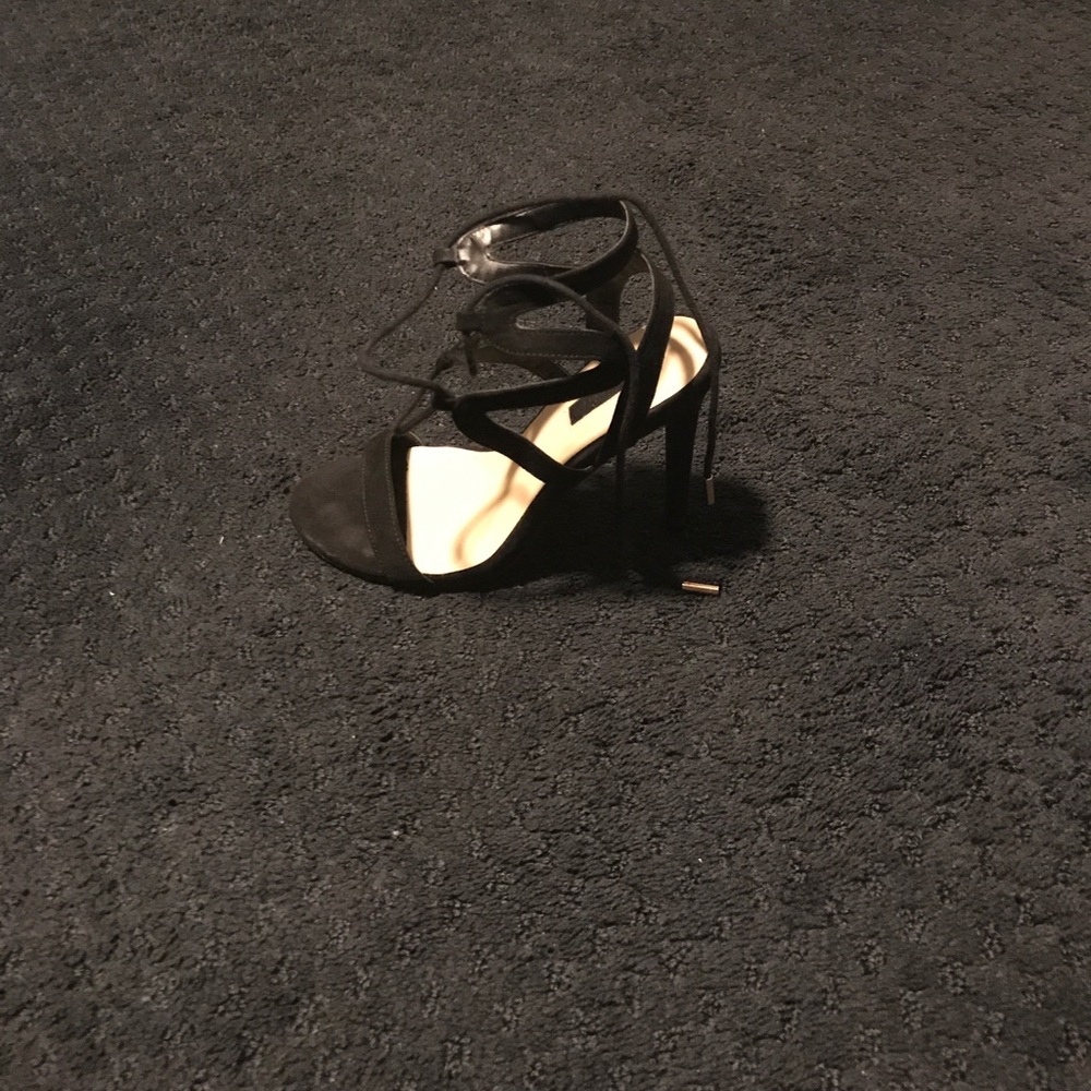 Black lace up heels size 6