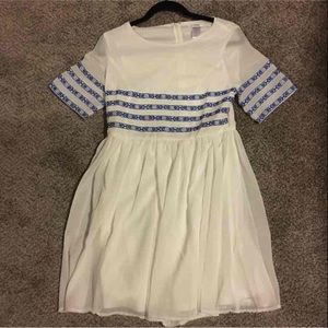 NWT Esley Boutique White Embroider Dress M