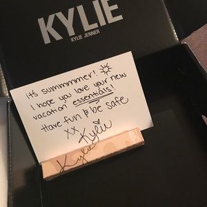 Kylie cosmetics lip gloss