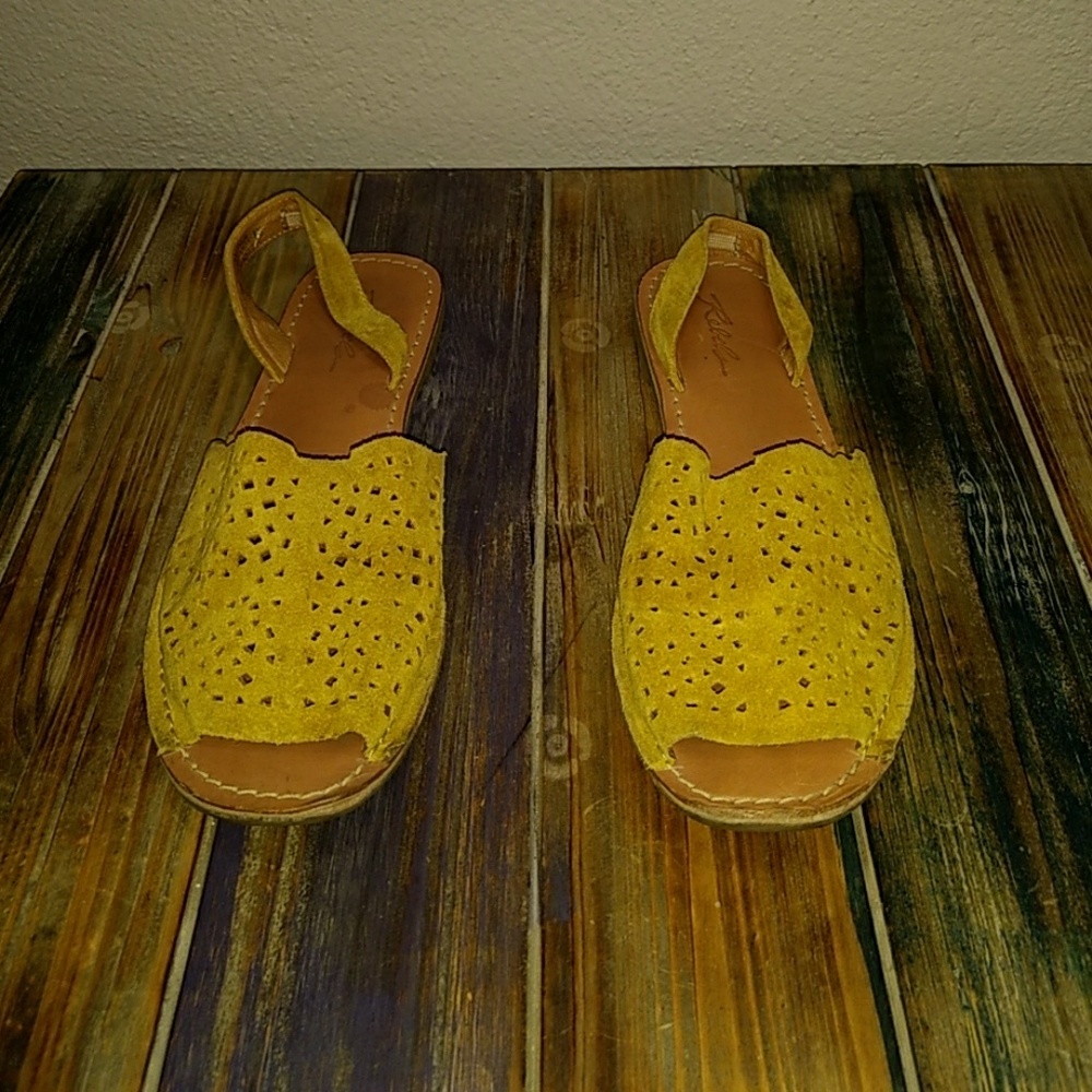 Rebels| Women Flats| Size 7| Suede Mustard Color