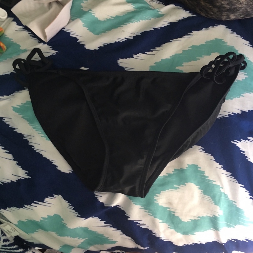 Black tie bottoms
