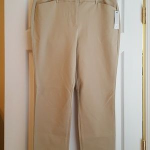 NWT - Liz Claiborne Emma Pants