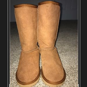 brown UGGS