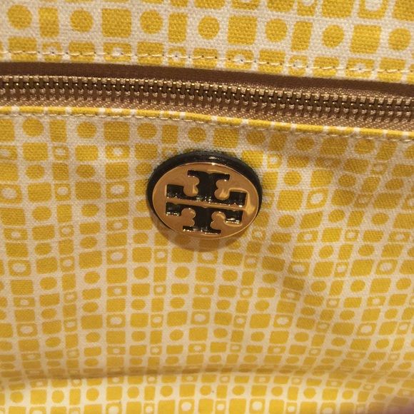 ❌SOLD❌ Tory Burch large and sturdy straw bag. - Picture 3 of 4