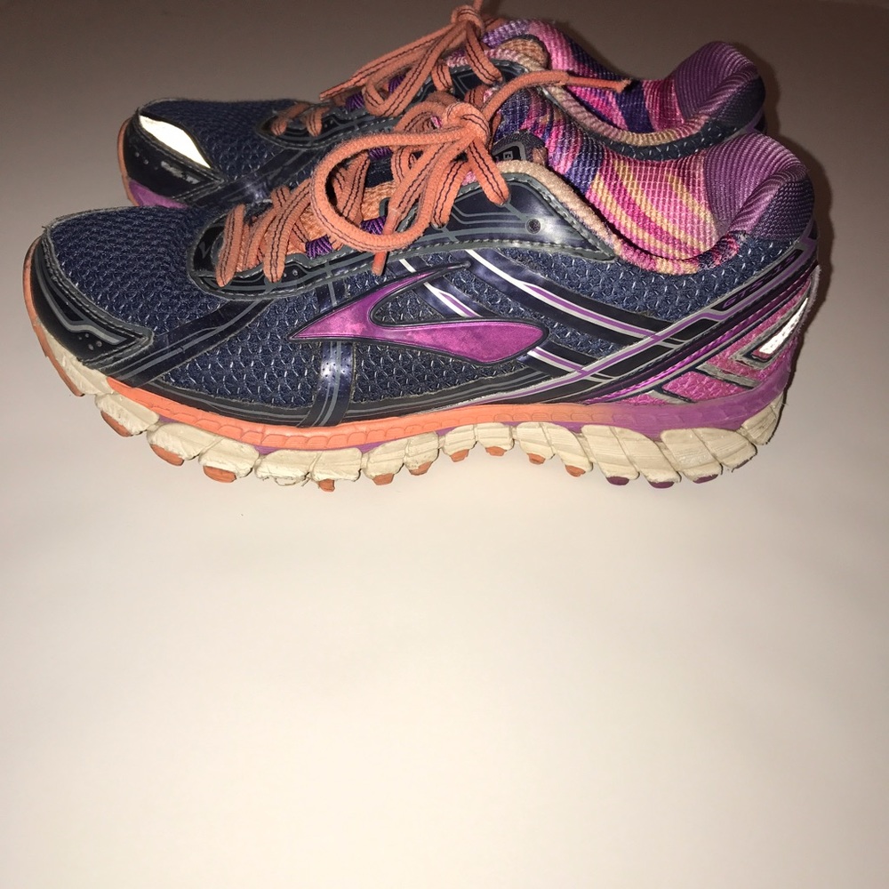 women's brooks running shoes