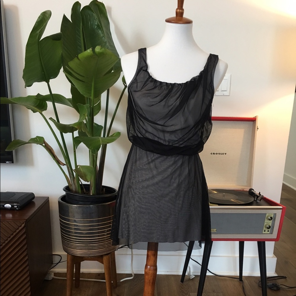 Topshop mini 👗 sz 2 NWT. Nude shell, black mesh