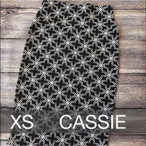 LuLaRoe XS Cassie Skirt
