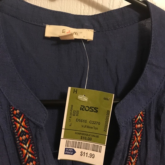 NWT juniors' top - Picture 2 of 2