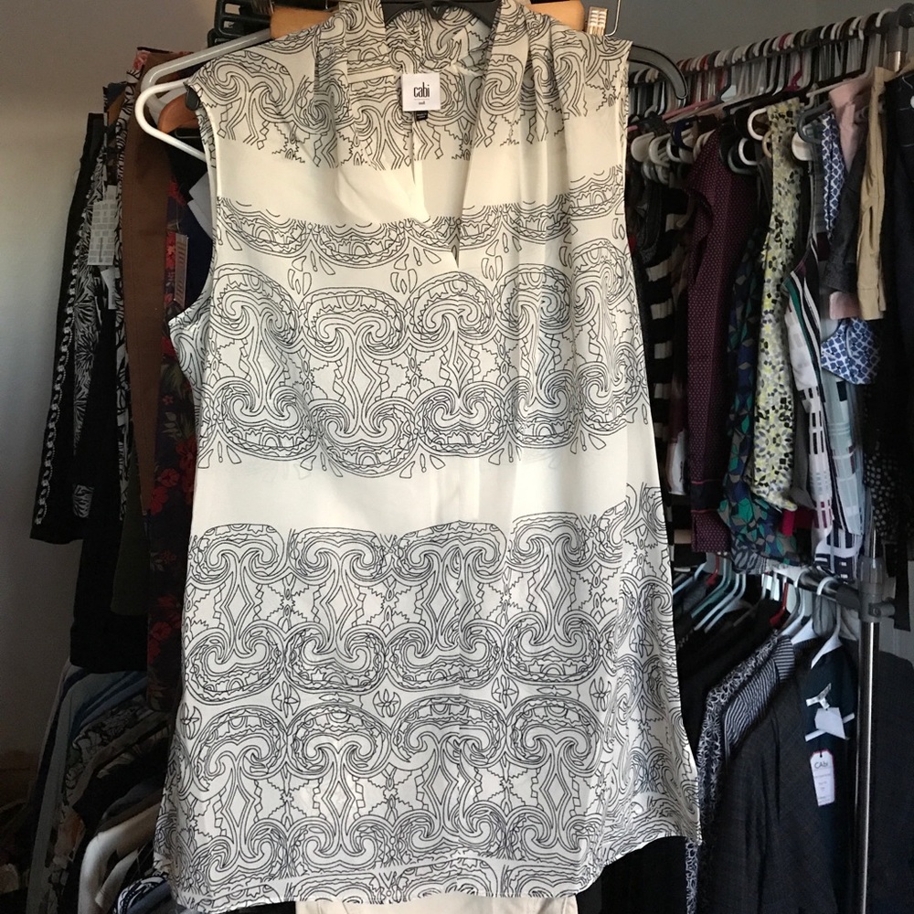 Cabi scrollwork top size M. New without tags