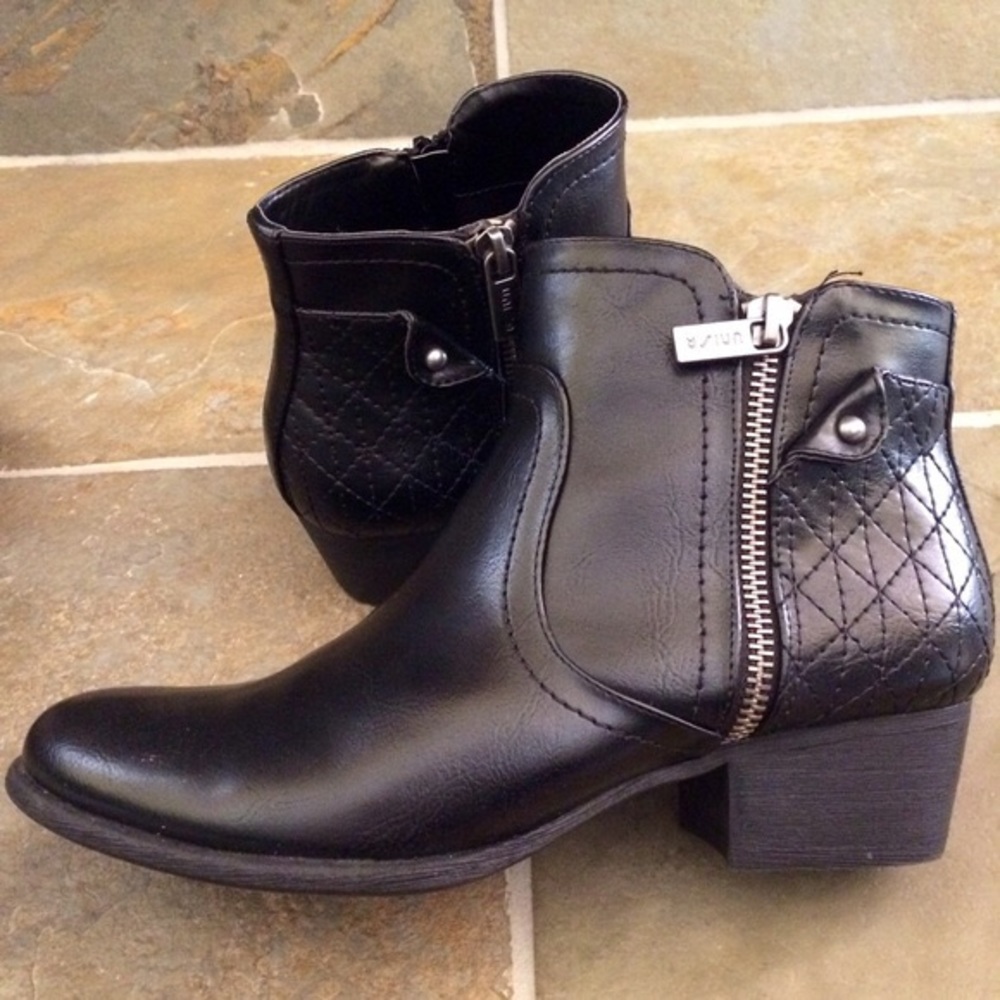 Black Ankle Boot, size 8