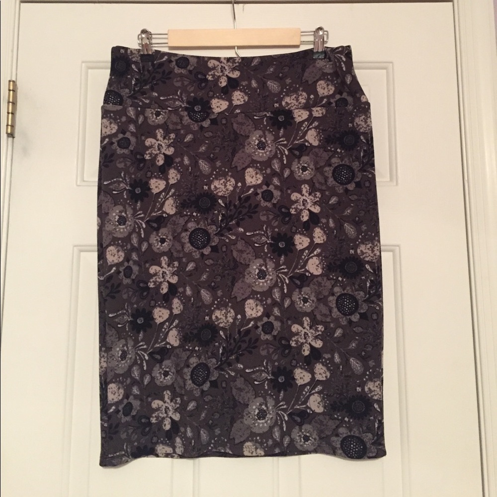 NWOT Lularoe Cassie Skirt