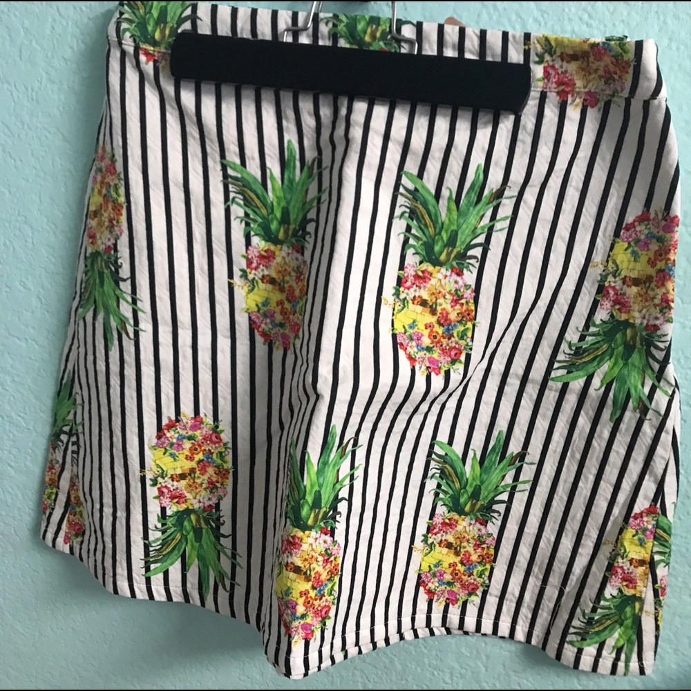 Striped pineapple print skirt