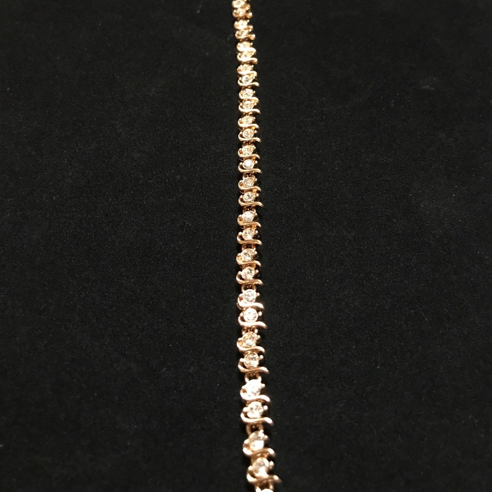 Lovely 7 .5" Tennis Bracelet Excellent Quality