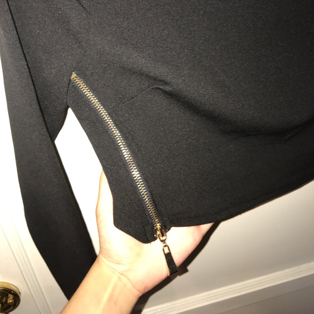 Top - Picture 2 of 3