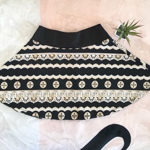 (S) Beautiful skirt