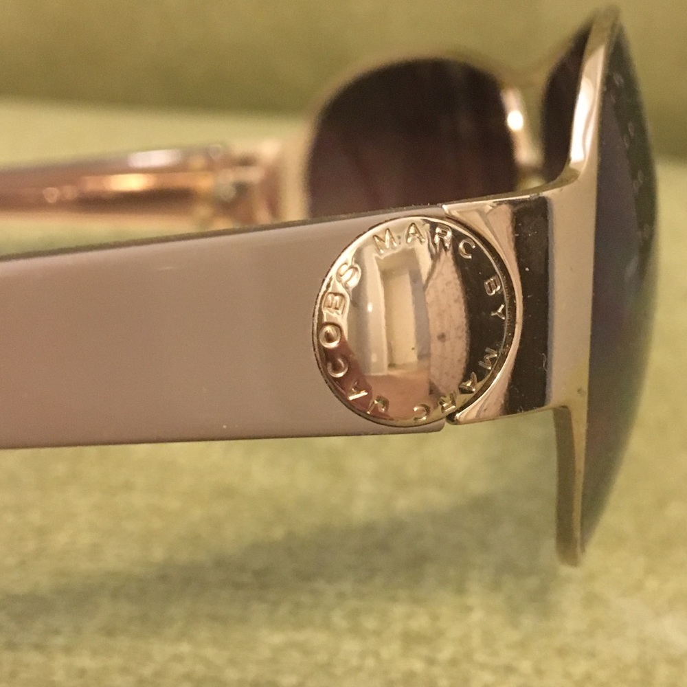 Marc Jacobs Gold Ribbed Aviators