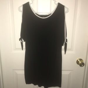 Soft shirt with open sleeves