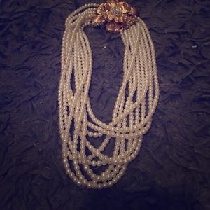 Small pearl choker necklace