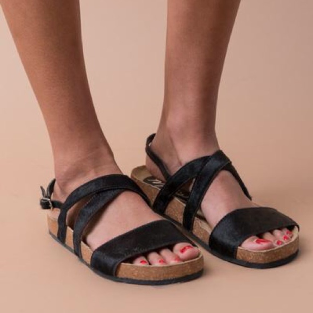 NIB Black Cowhide Hair Leather Sandal - Picture 2 of 6