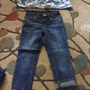 Girls size 8 justice capris.