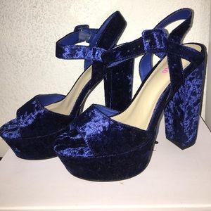 SIZE 6.5 NAVY BLUE SUEDE HEELS NEVER WORN