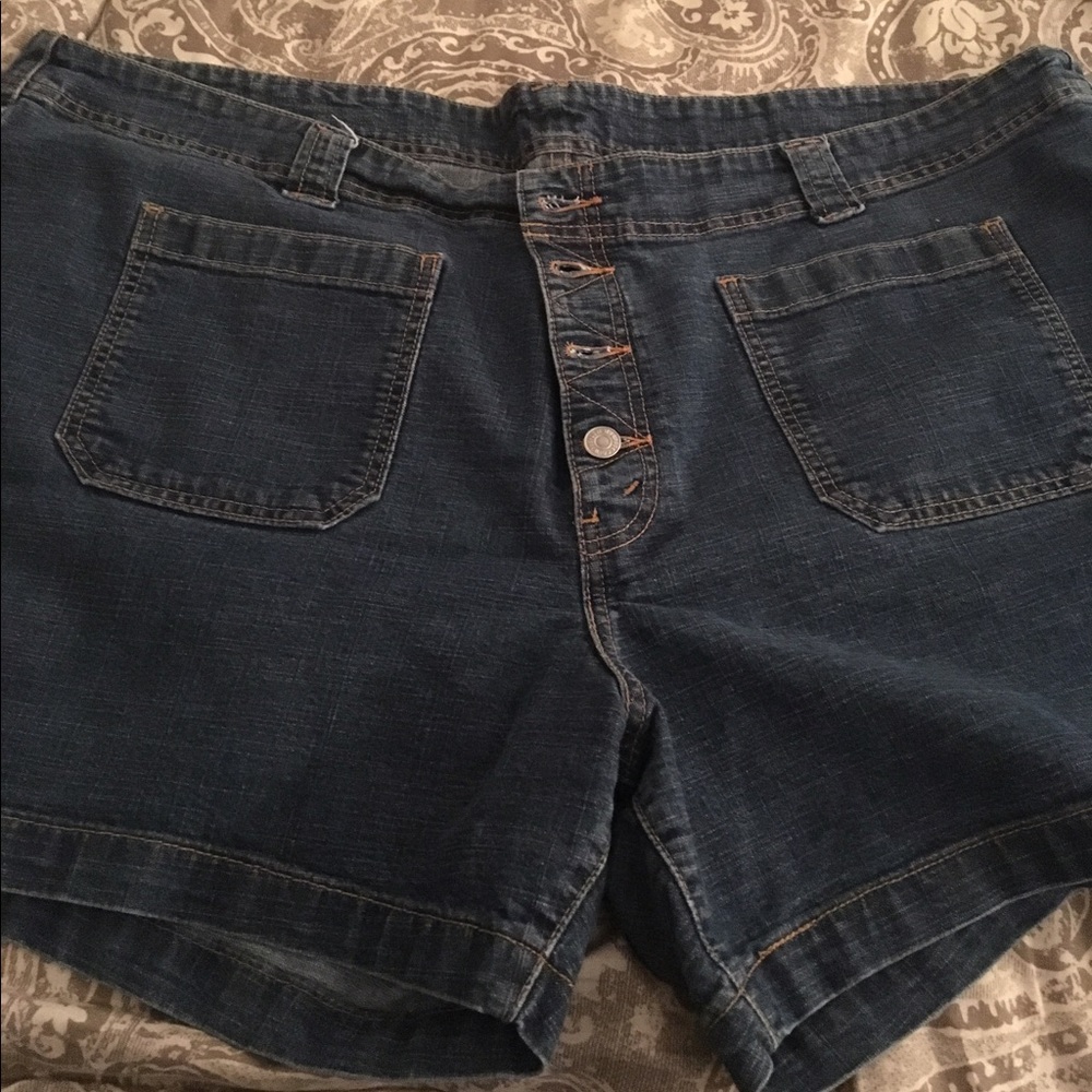 2 pair of Levi's jean shorts