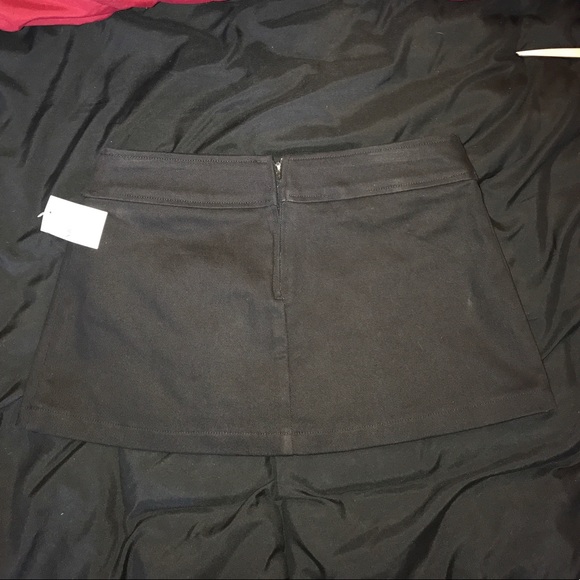 Vintage lip service mini skirt with fake belt - Picture 2 of 4