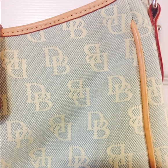 Dooney and Bourke mint green purse. - Picture 2 of 4