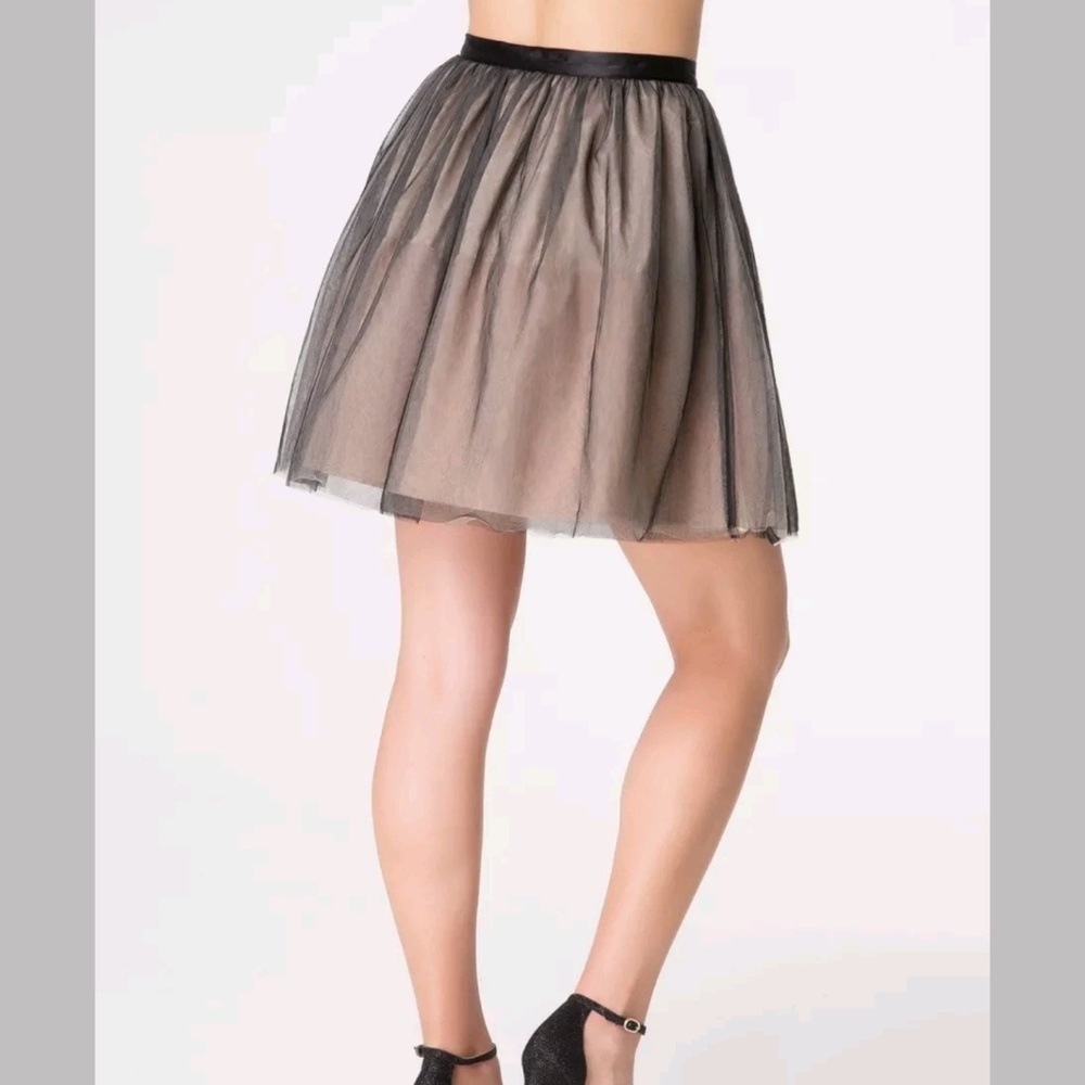 Bebe "I-Layered Tulle Mini Skirt," 8 (NWT)