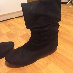 Brand new black boots!