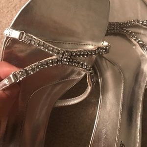 Gently worn SILVER Apt 9 shoes w/bling SZ 9.5