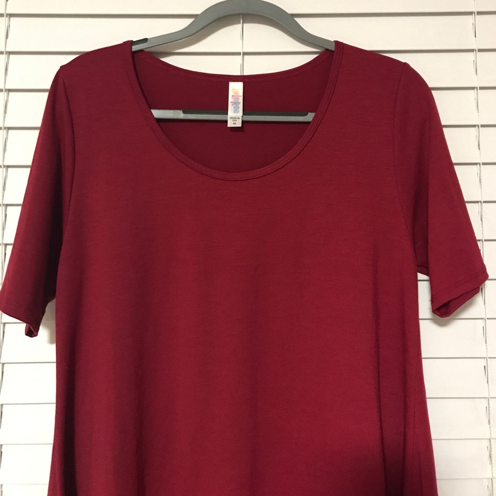 LULAROE PERFECT TEE MEDIUM