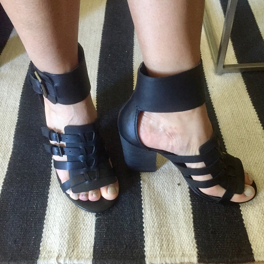 Joe's black block heel sandals size 6.5