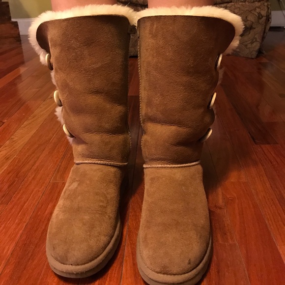 UGG boots - Picture 2 of 4