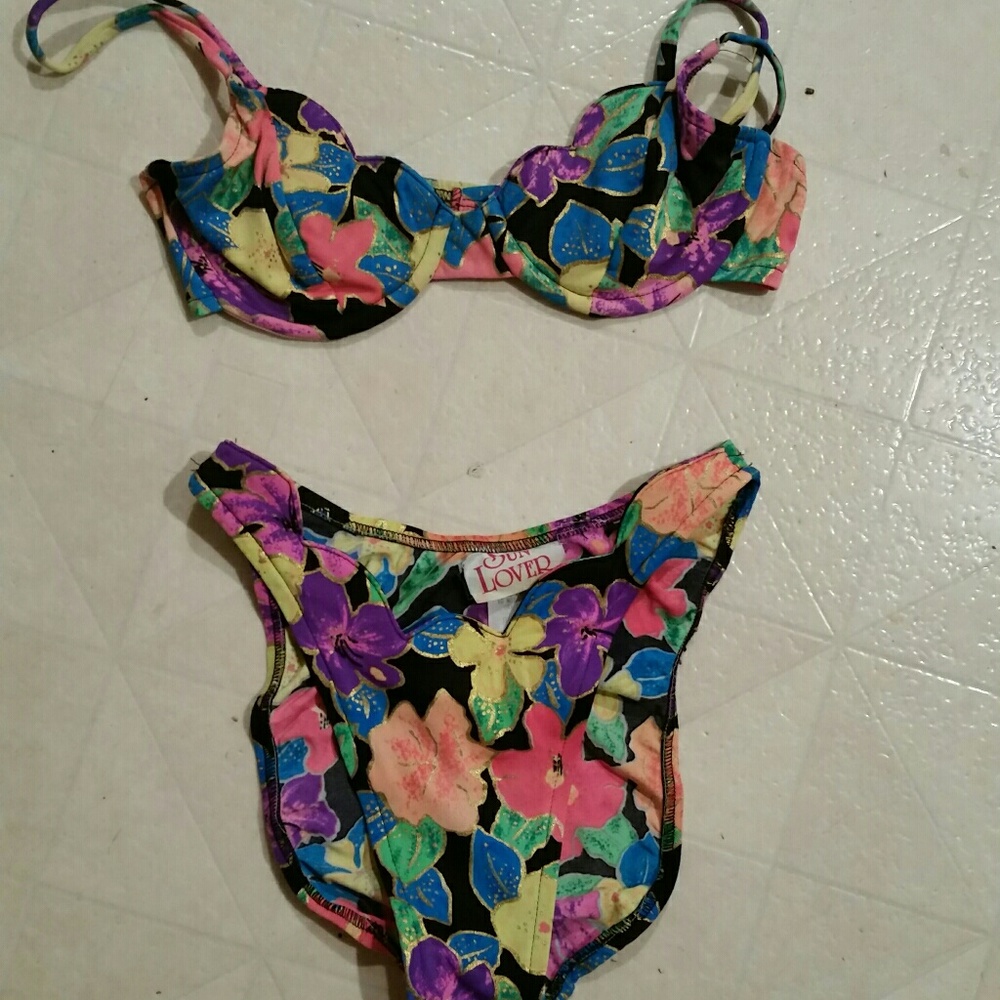Bikini - Picture 4 of 7