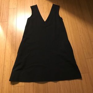 Diane Von Furstenberg Size 2 Black Shift Dress