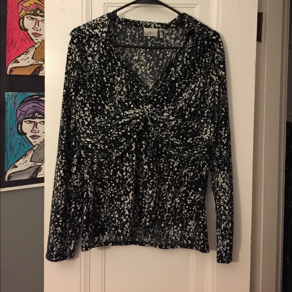 Collared patterned blouse with synched bust