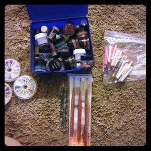 Acrylic nail powders and nail art accessories