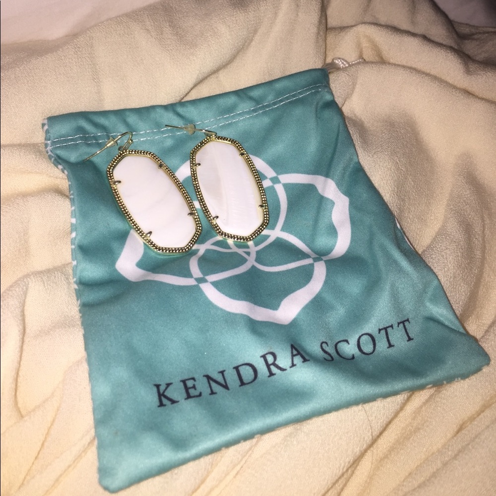 Kendra Scott Danielle earrings
