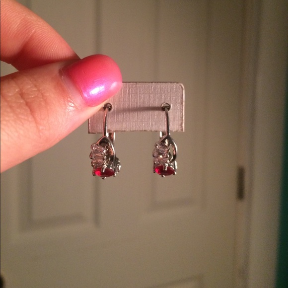 Earrings - Picture 1 of 2