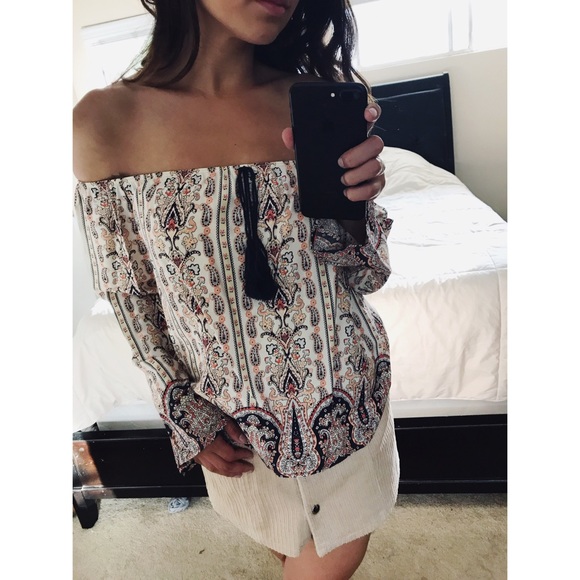 off the shoulder boho print // top - Picture 2 of 3