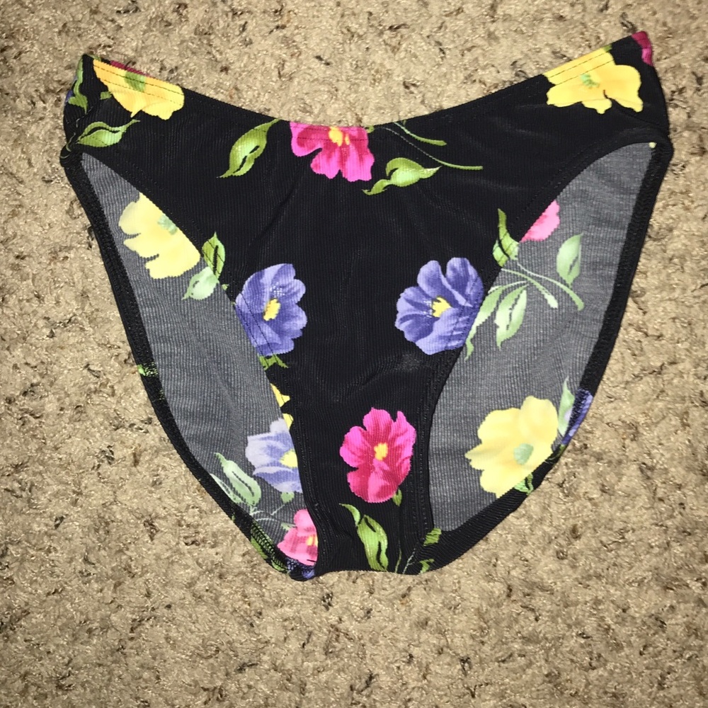 π«SOLDπ« Vintage Floral Two Piece Swimsuit - Picture 2 of 3