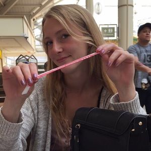 Meet your Posher, Emily