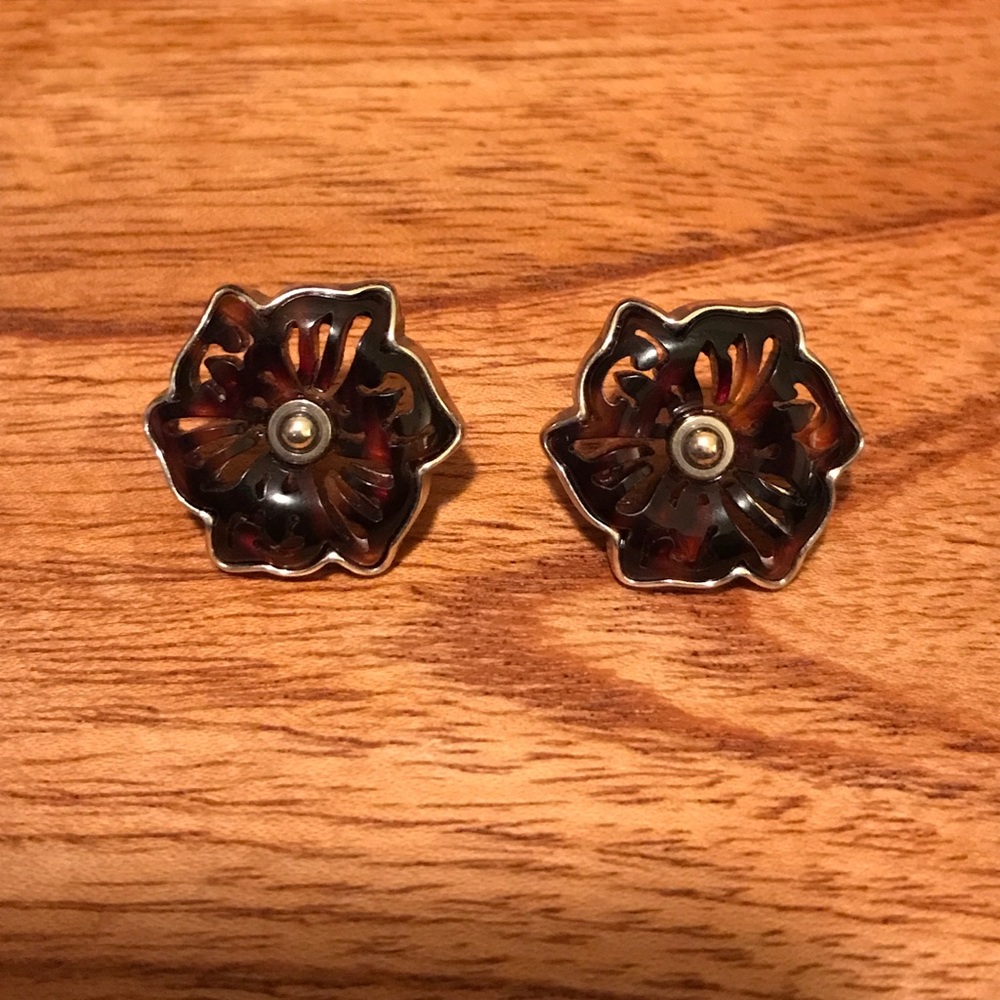 Brown flower earrings!