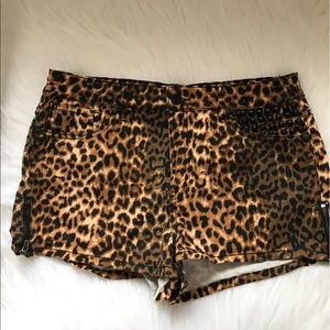 ❗️REDUCED❗️ High Waist Shorts🎀